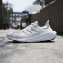 Chaussures Running adidas de Ultraboost Light