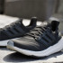 Chaussures Running adidas de Ultraboost Light