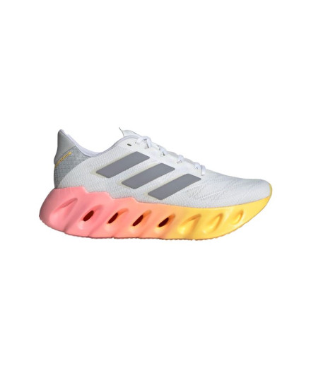 Chaussures Running Running Femme de Adidas Switch Fwd 2...