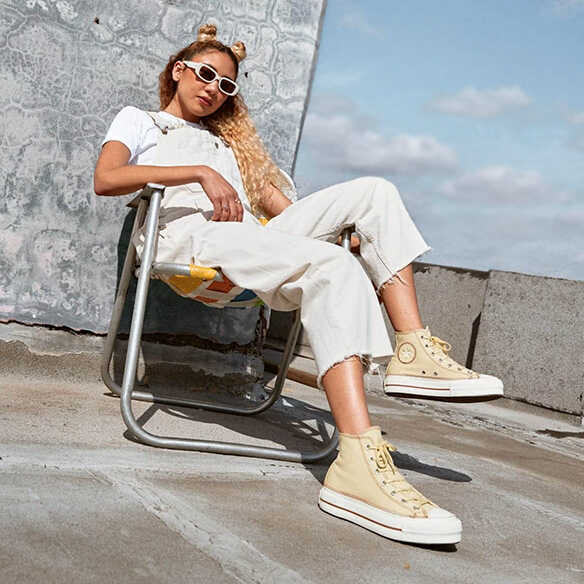 femme Converse